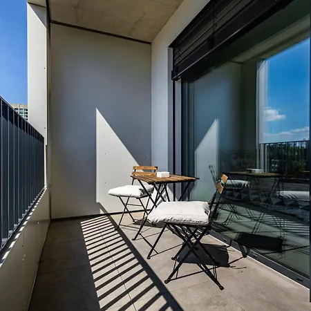 아파트 Calm & Stylish - Garage & Balcony 브라티슬라바