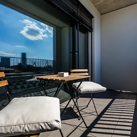 아파트 Calm & Stylish - Garage & Balcony 브라티슬라바