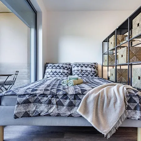 Calm & Stylish - Garage & Balcony 브라티슬라바